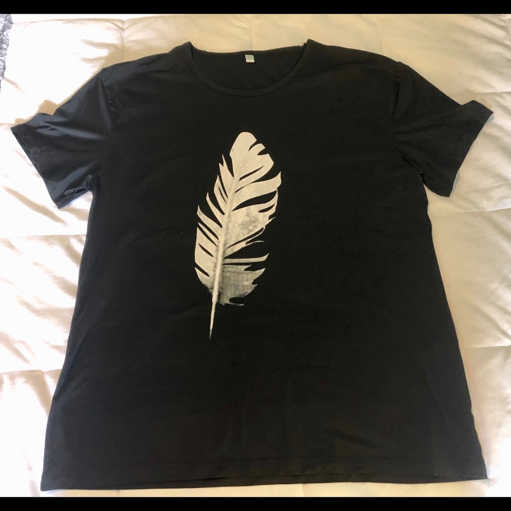 Short sleeve feather t shirt